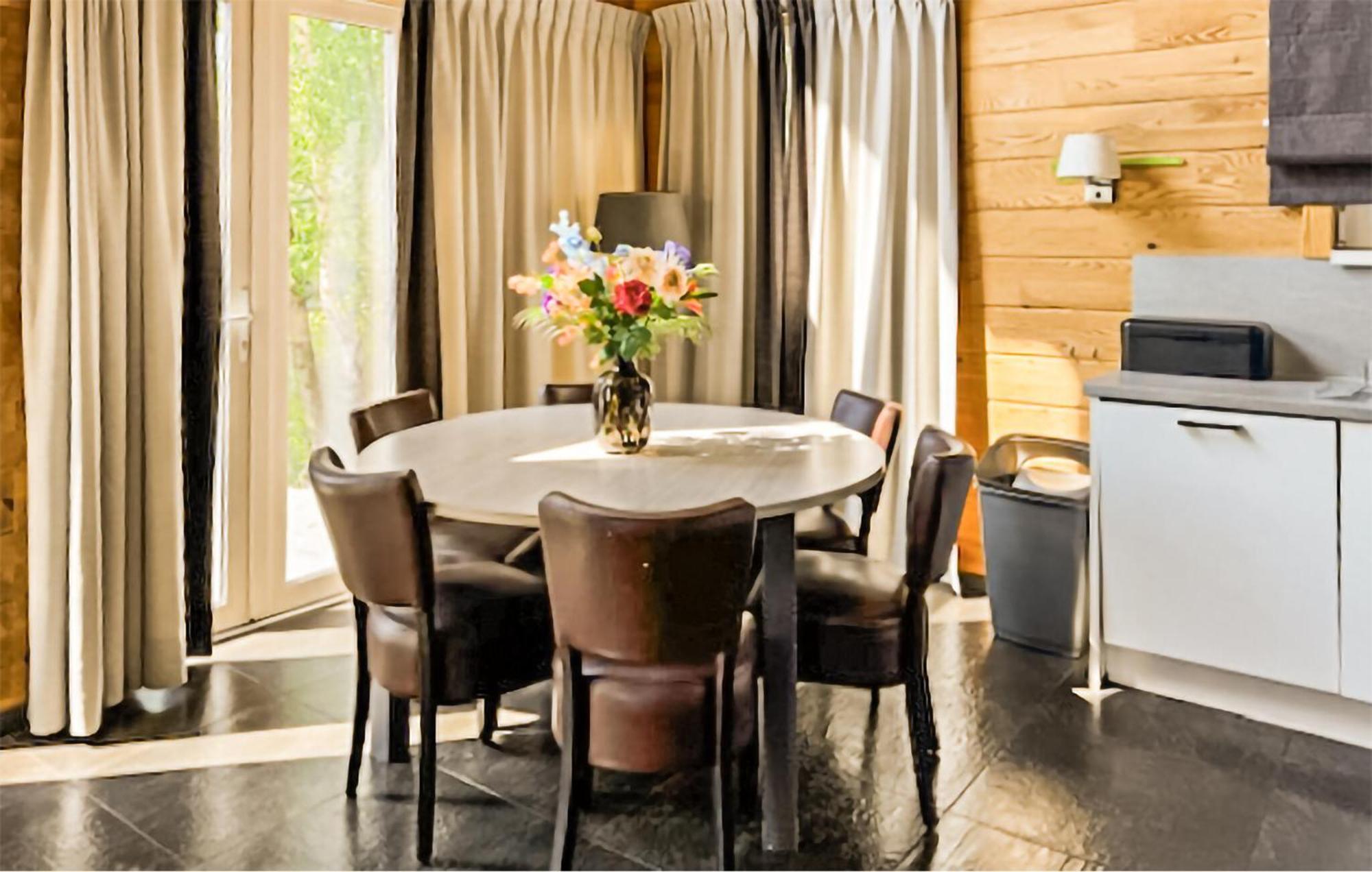 Lovely Home In Heel With Wifi מראה חיצוני תמונה